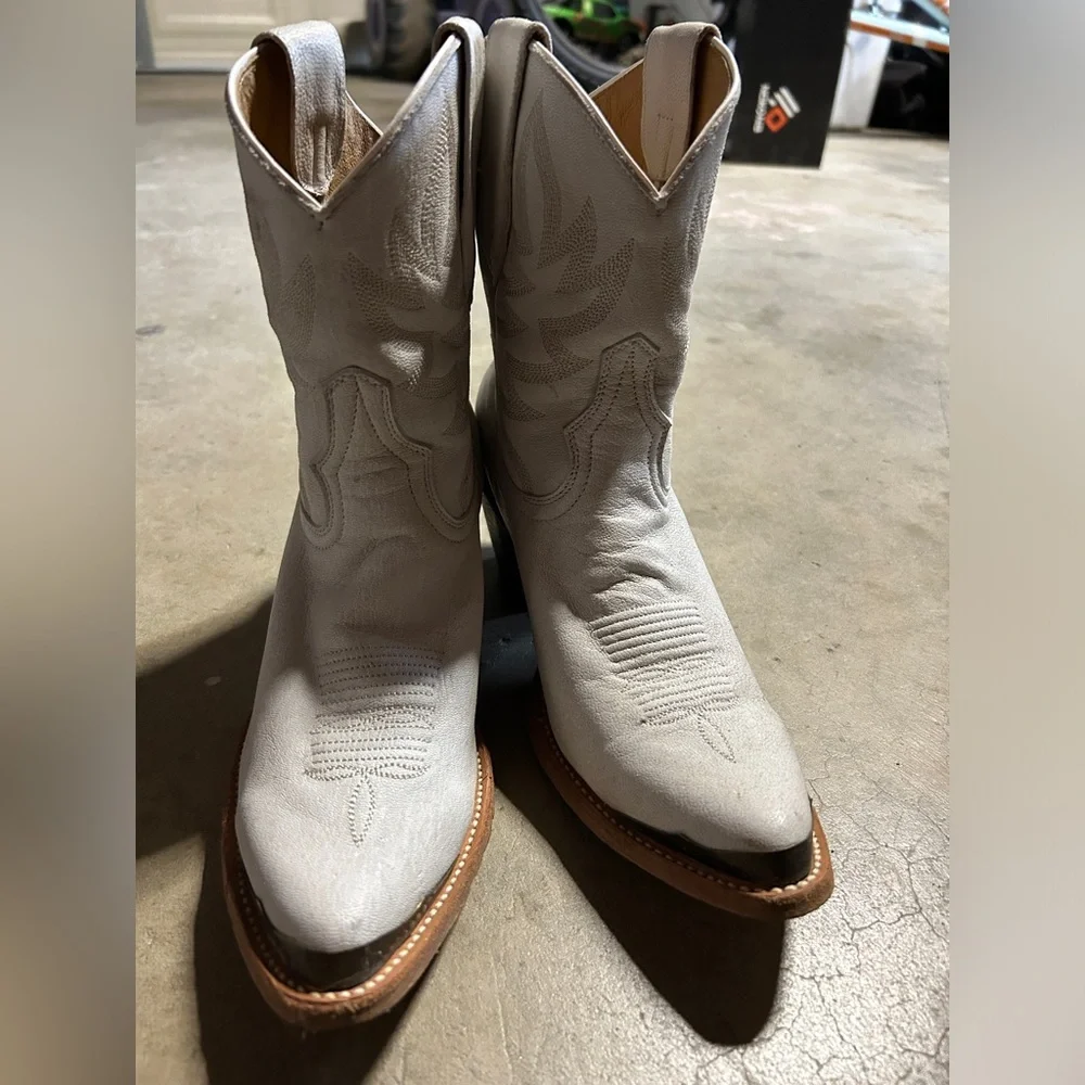 Idyllwind booties - Picture 2 of 3